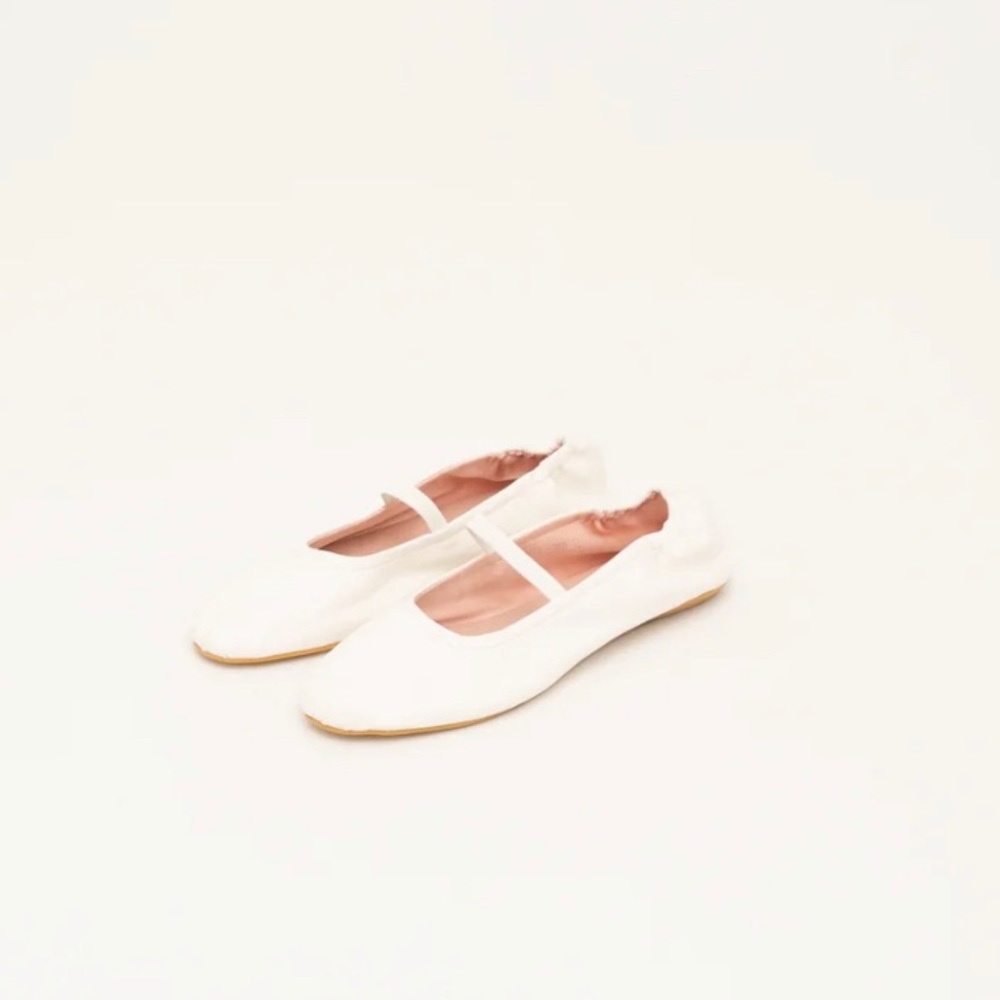 Shop Peche Parker white ballet flat / Mary Jane - Picture 2 of 3